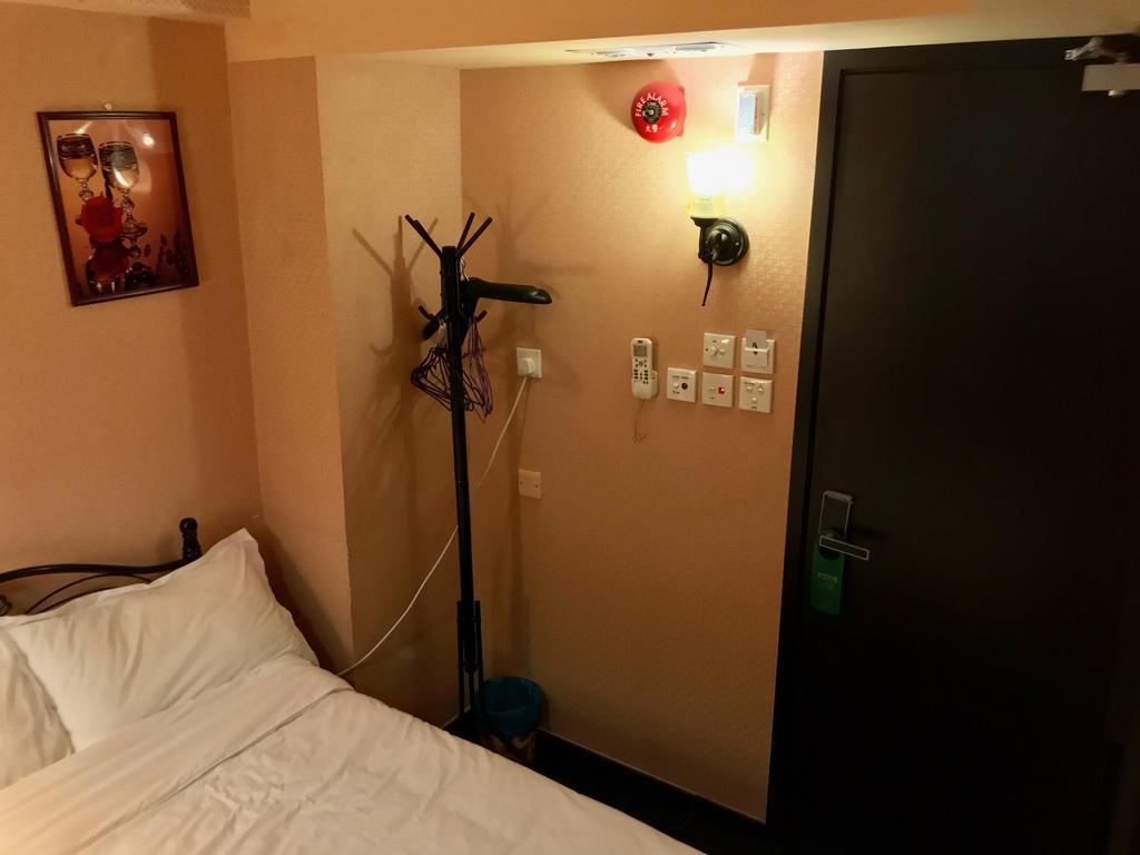 Bloomy Hotel Hong Kong Bagian luar foto